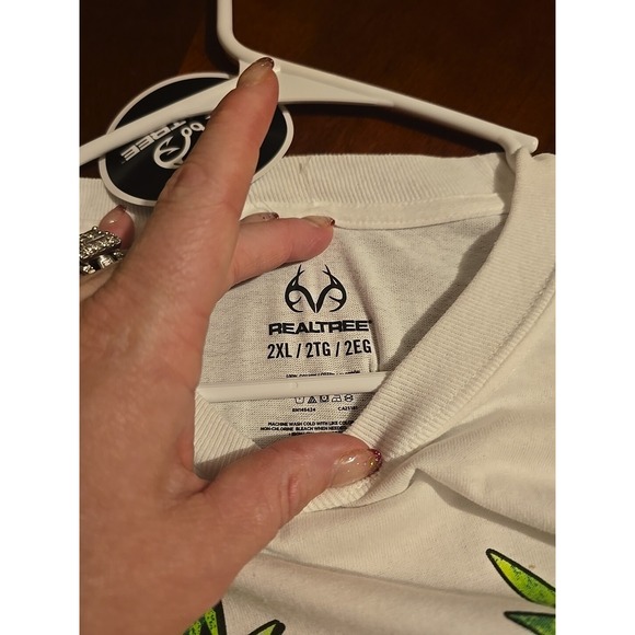 Realtree Fishing White Long Sleeve Logo T-Shirt Men's Size 2XL NWT - Picture 2 of 3